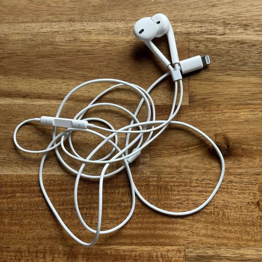 OEM Apple iPhone Wired Earpods Earphones‎ Earbuds Lightning Authentic Original